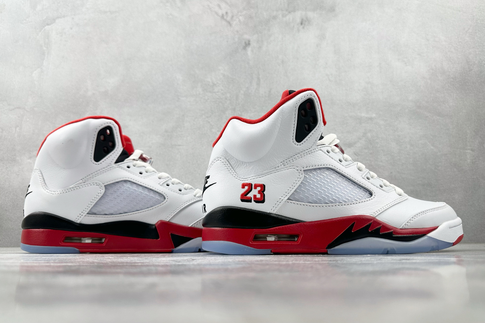 顶级纯原 Jordan Air Jordan 5 Retro Fire Red Black Tongue 白红 136027-120