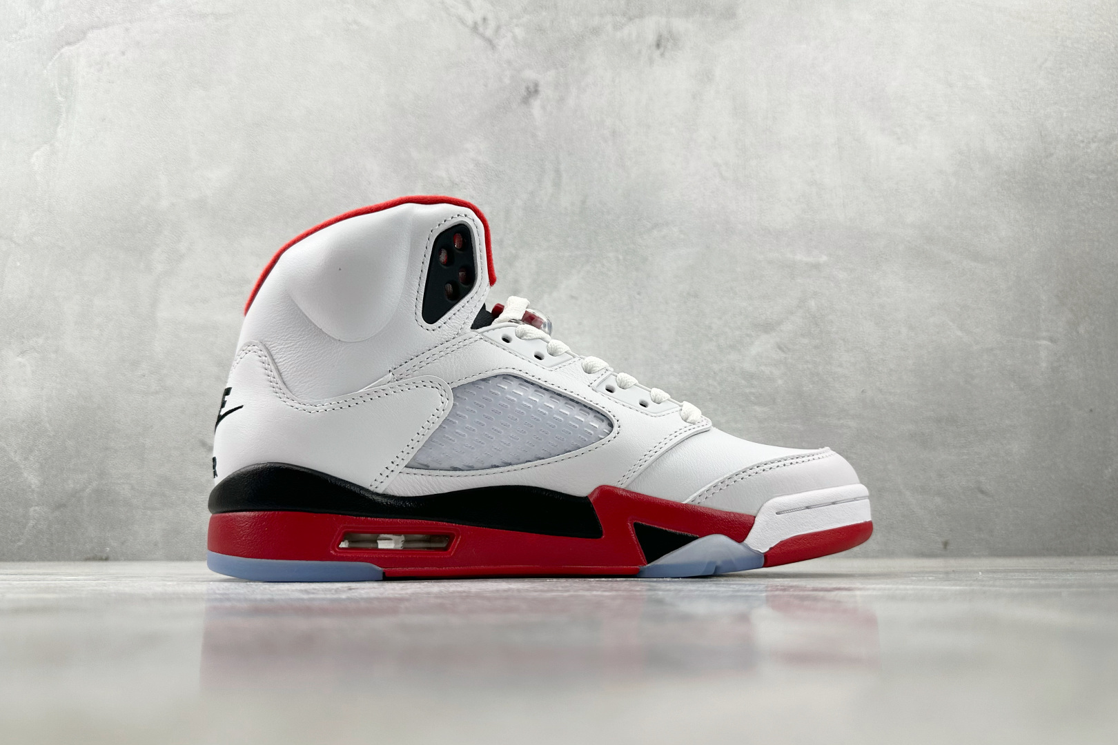 顶级纯原 Jordan Air Jordan 5 Retro Fire Red Black Tongue 白红 136027-120