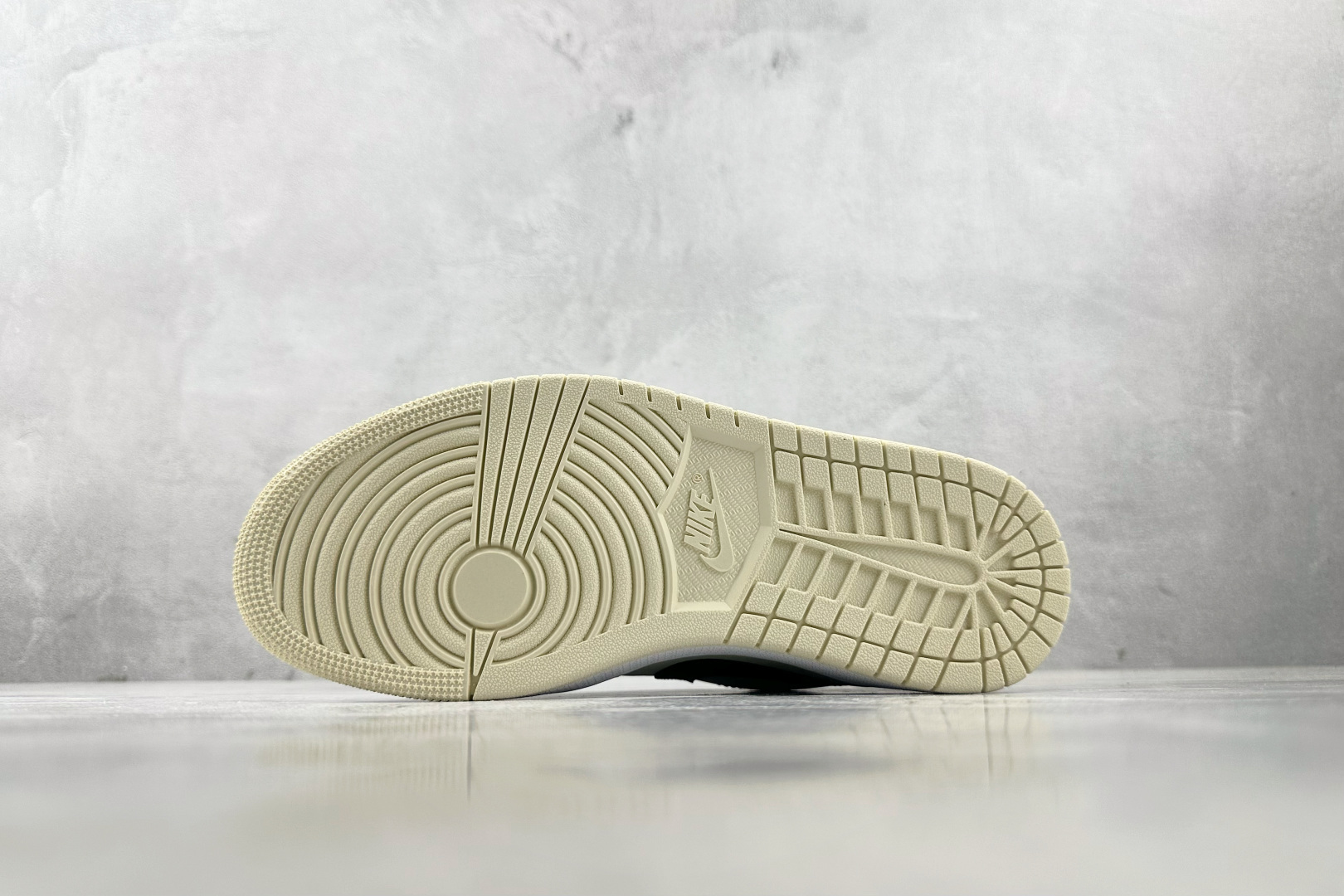 Jordan Air Jordan 1 low ”coconut milk” 椰奶 奶油色 DC0774-121