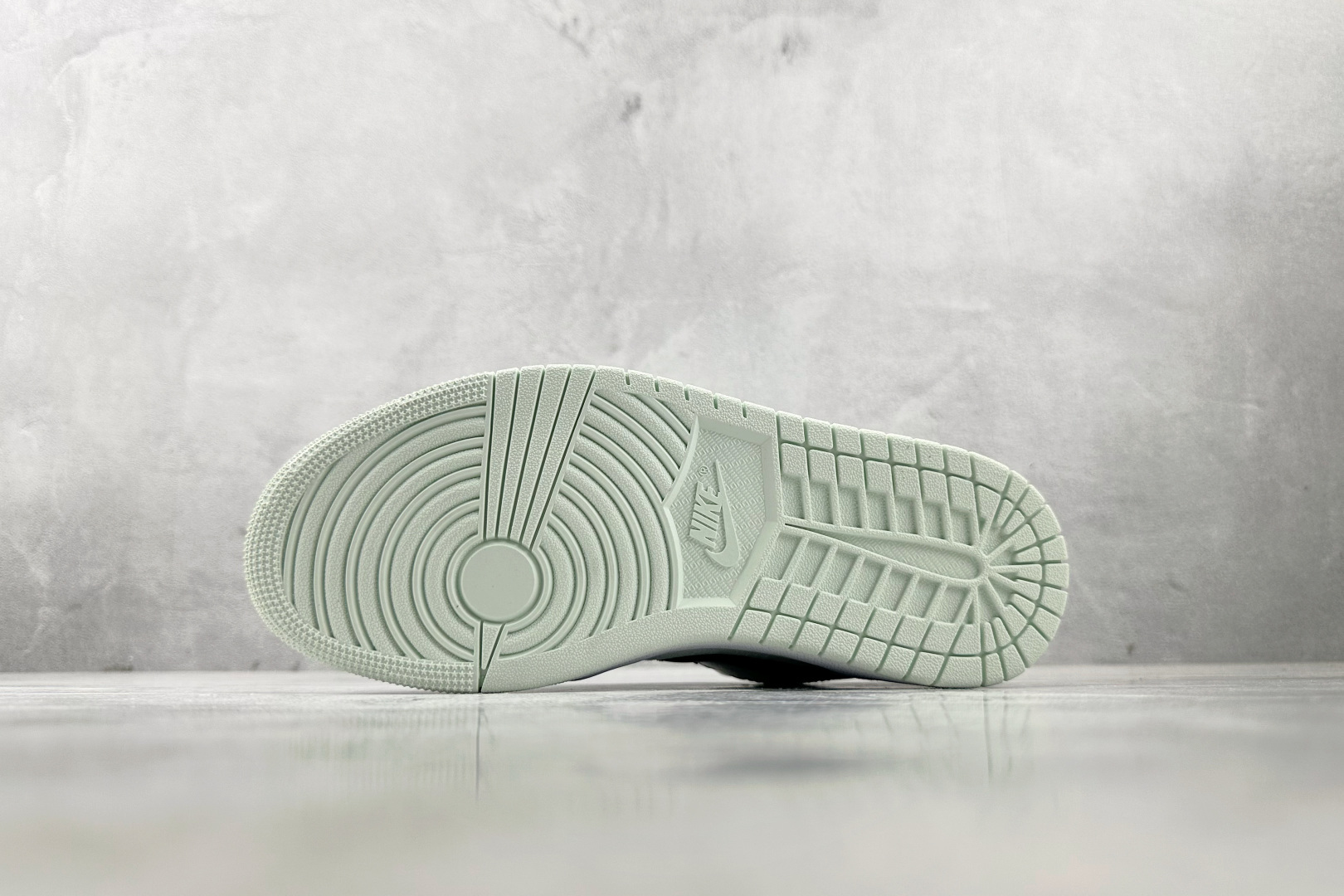 Jordan Air Jordan 1 se ”barely green” 蒂芙尼绿樱花粉 CZ0776-300
