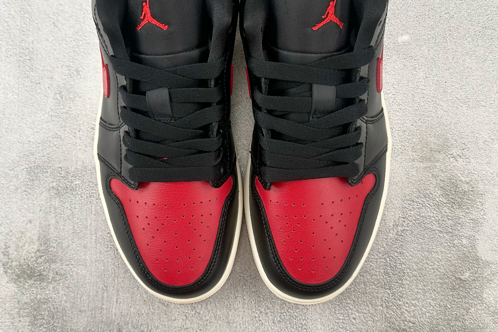 Jordan Air Jordan 1 low Bred Sail” 黑红 DC0774-061