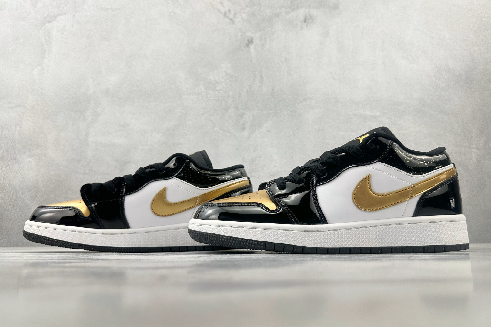 Jordan Air Jordan 1 low Gold Toe”黑金 DR6970-071