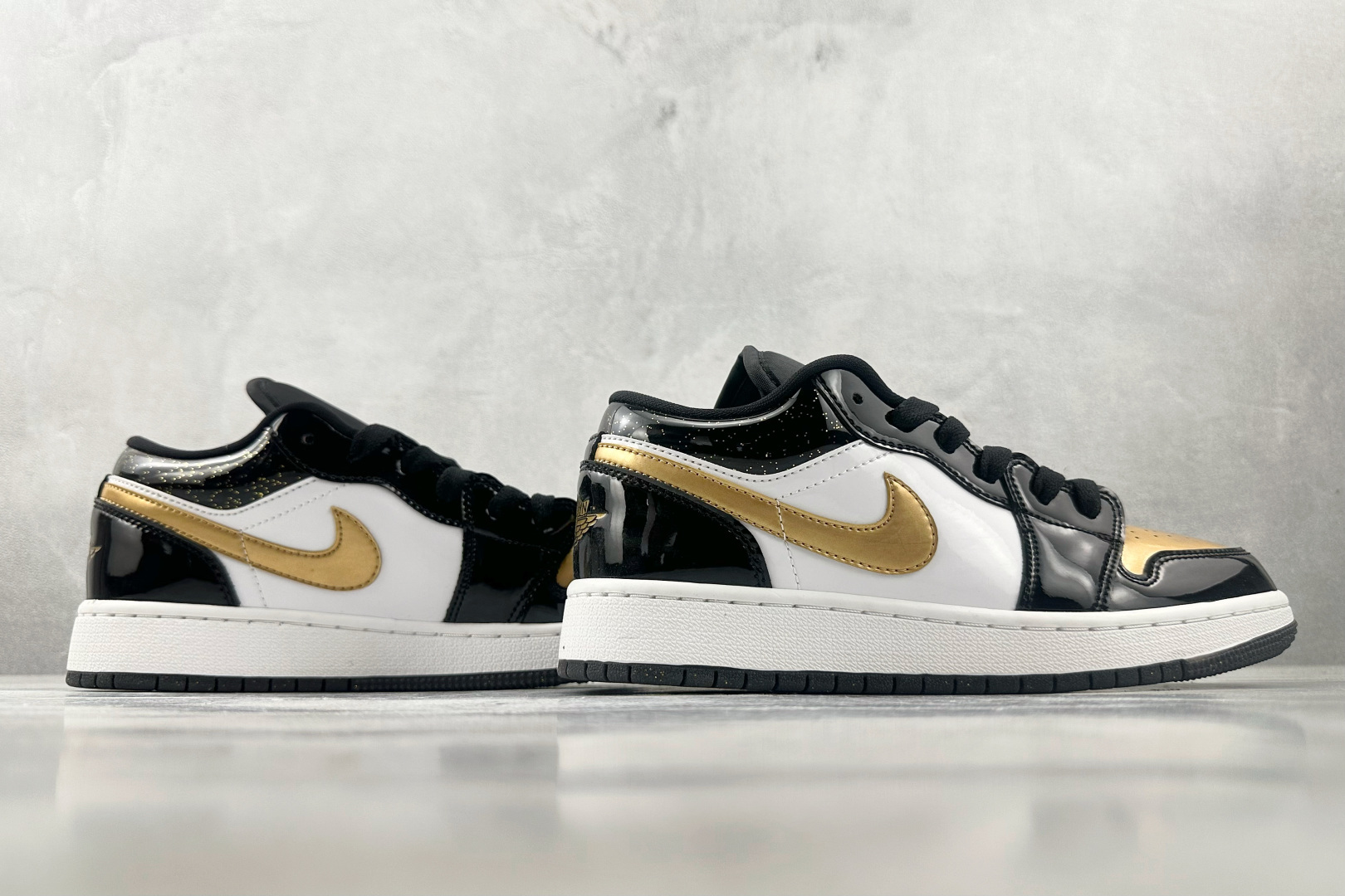 Jordan Air Jordan 1 low Gold Toe”黑金 DR6970-071