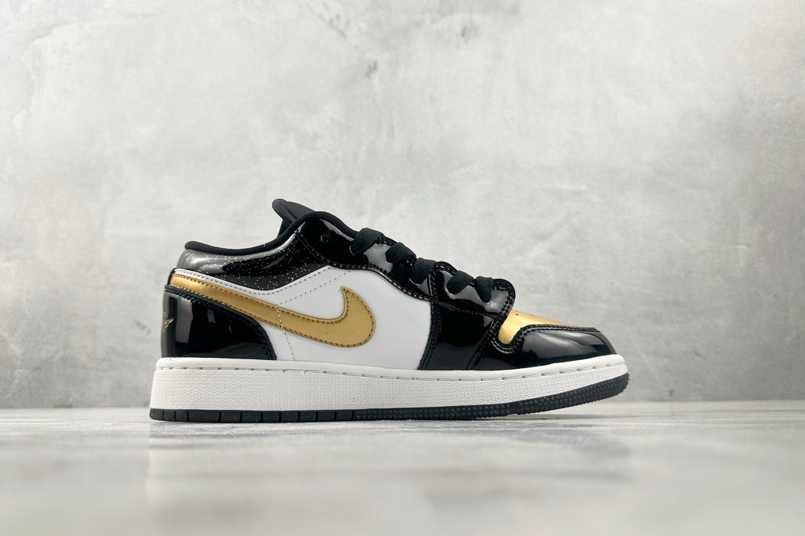 Jordan Air Jordan 1 low Gold Toe”黑金 DR6970-071
