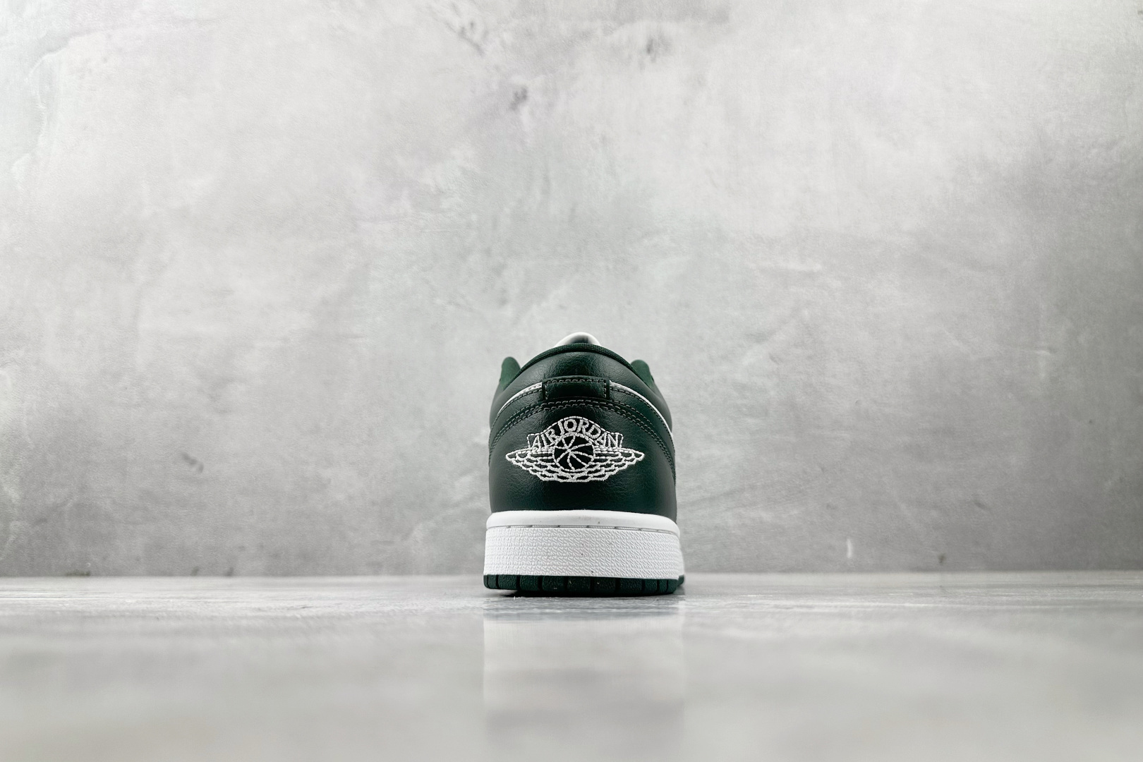 Jordan Air Jordan 1 low White Olive” 白绿色 DC0774-113