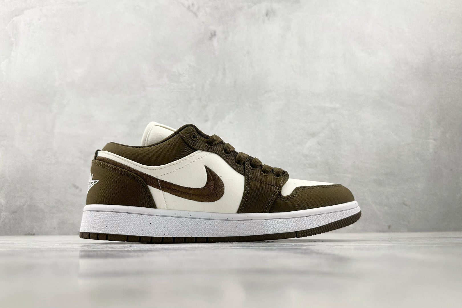 Jordan Air Jordan 1 low se ”light olive” 浅橄榄色 DV0426-301