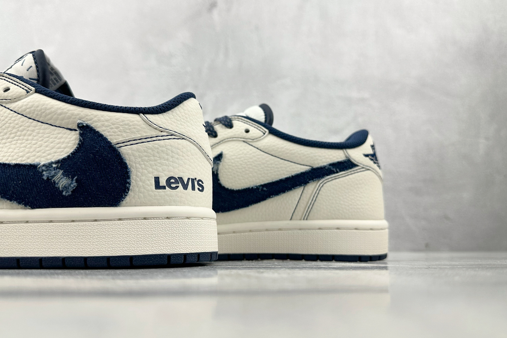 定制 Air Jordan 1 Low ow SP 倒钩 李维斯 联名 米白蓝 LE2436-136
