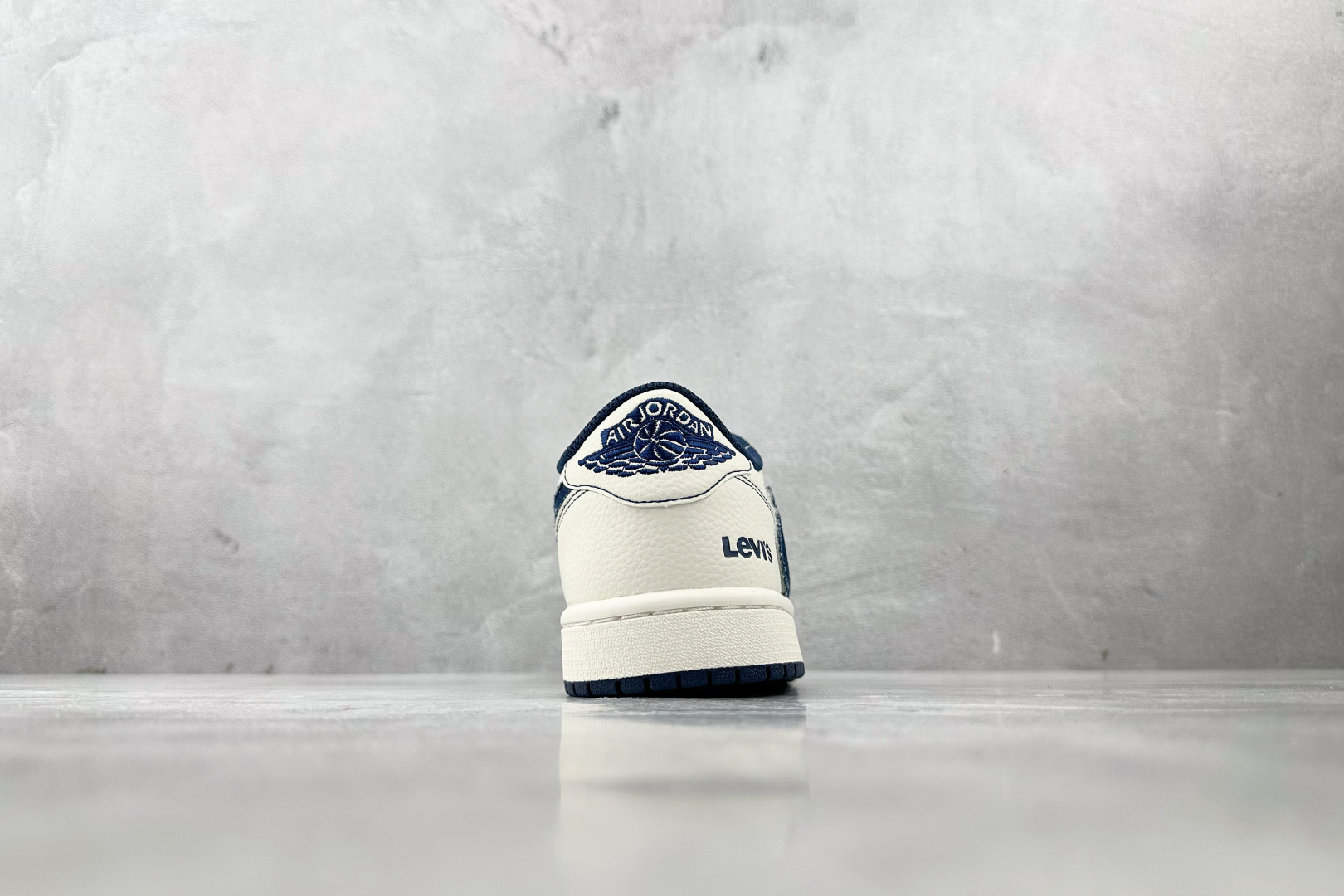 定制 Air Jordan 1 Low ow SP 倒钩 李维斯 联名 米白蓝 LE2436-136