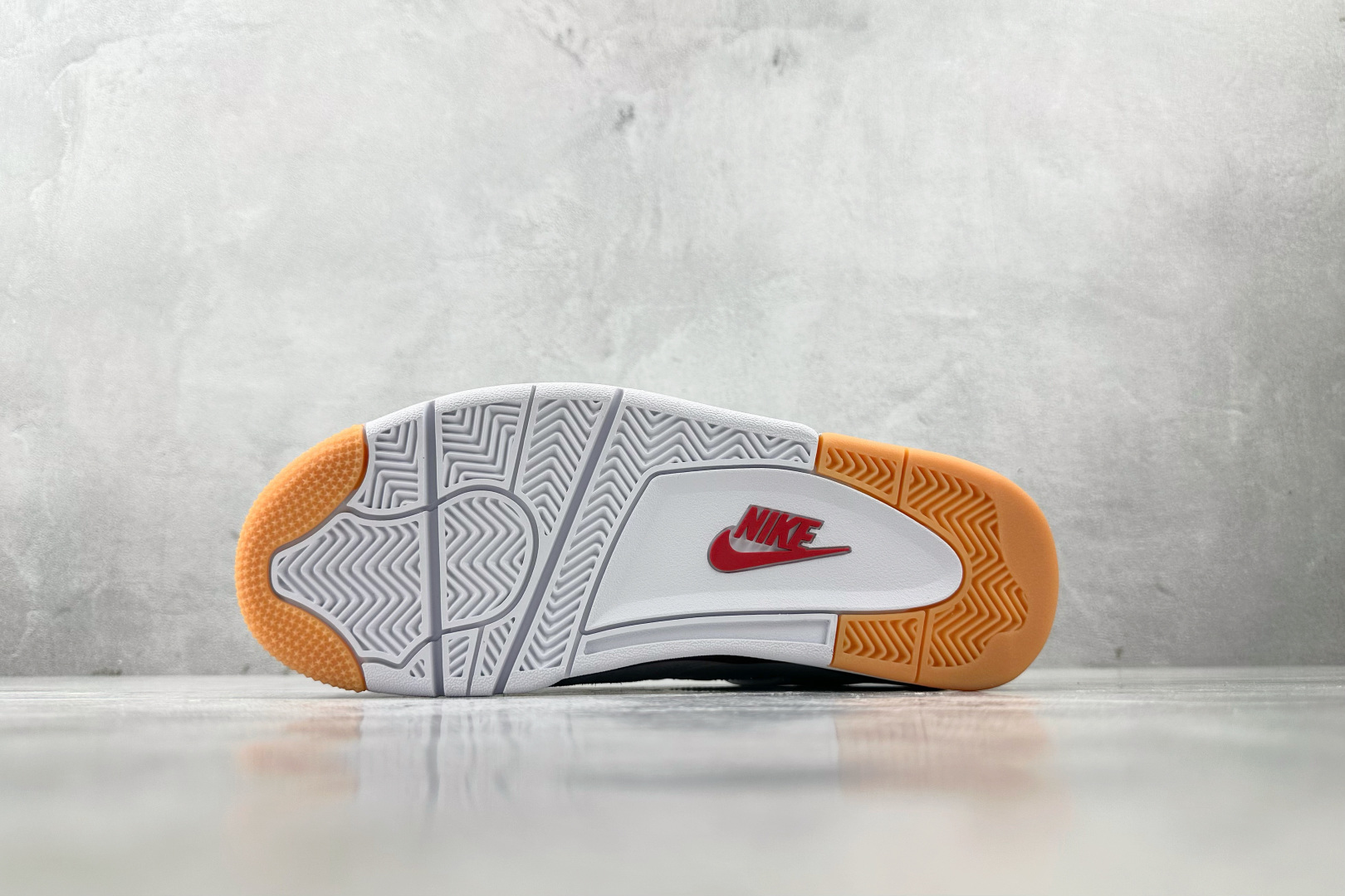 口碑神作 Nike SB x Jordan Air Jordan 4 ”Varsity Red”联名款 白红 DR5415-106