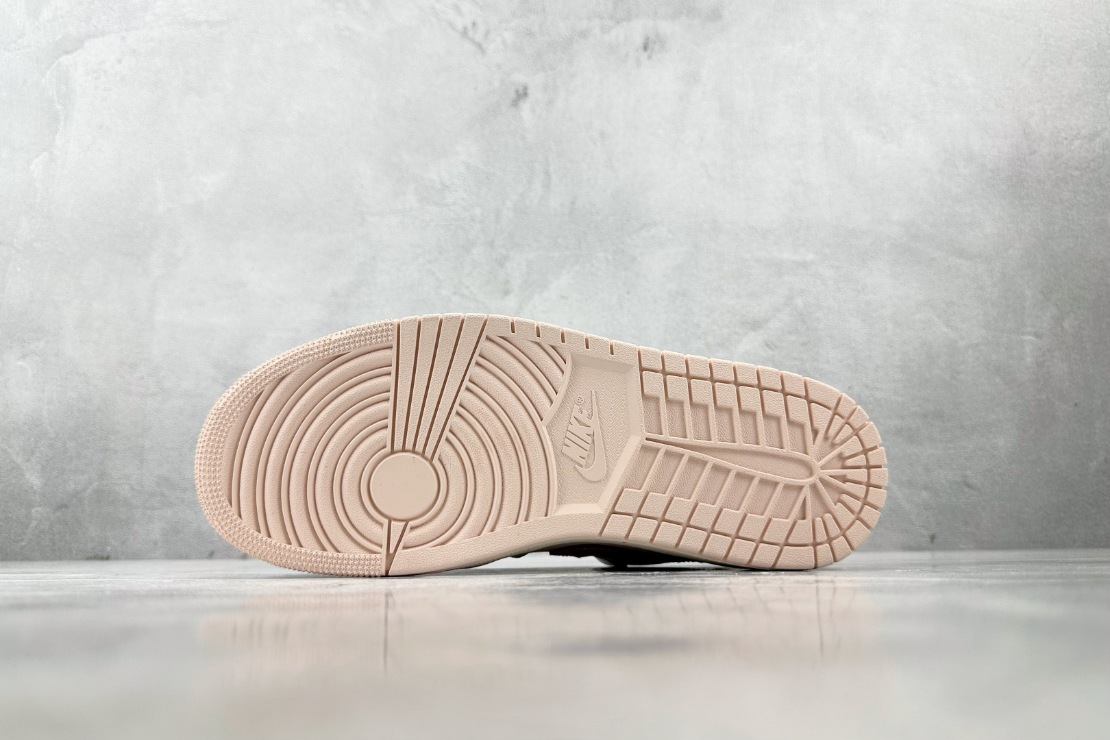 Jordan Air Jordan 1 Low Strawberry Milkshake粉白色 IB8156-133