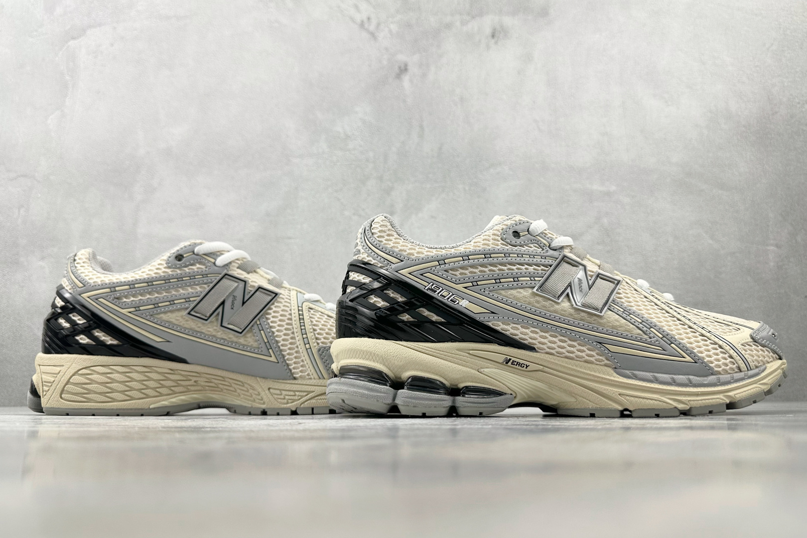 大厂出品 New Balance NB 1906R 米灰白 M1906RLZ