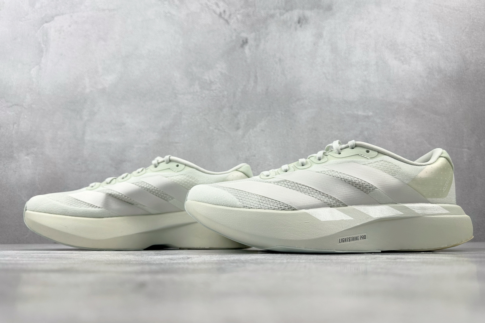 全新工厂开发 adidas Adizero Evo SL 灰银色 JR3418