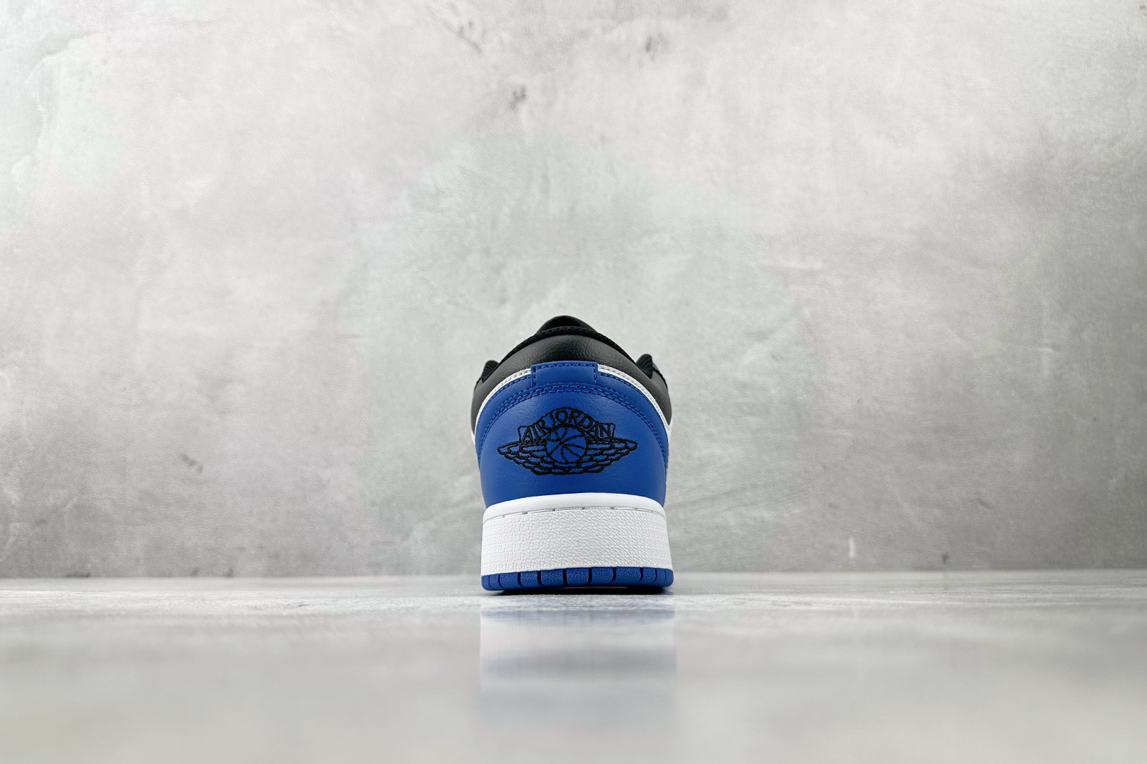 Jordan Air Jordan 1 Low ”Royal Toe” 黑蓝白 553558-140