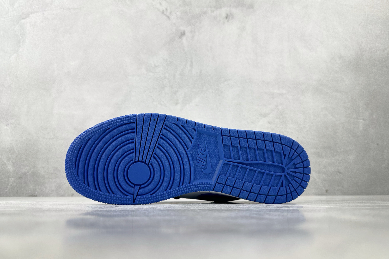 Jordan Air Jordan 1 Low ”Royal Toe” 黑蓝白 553558-140