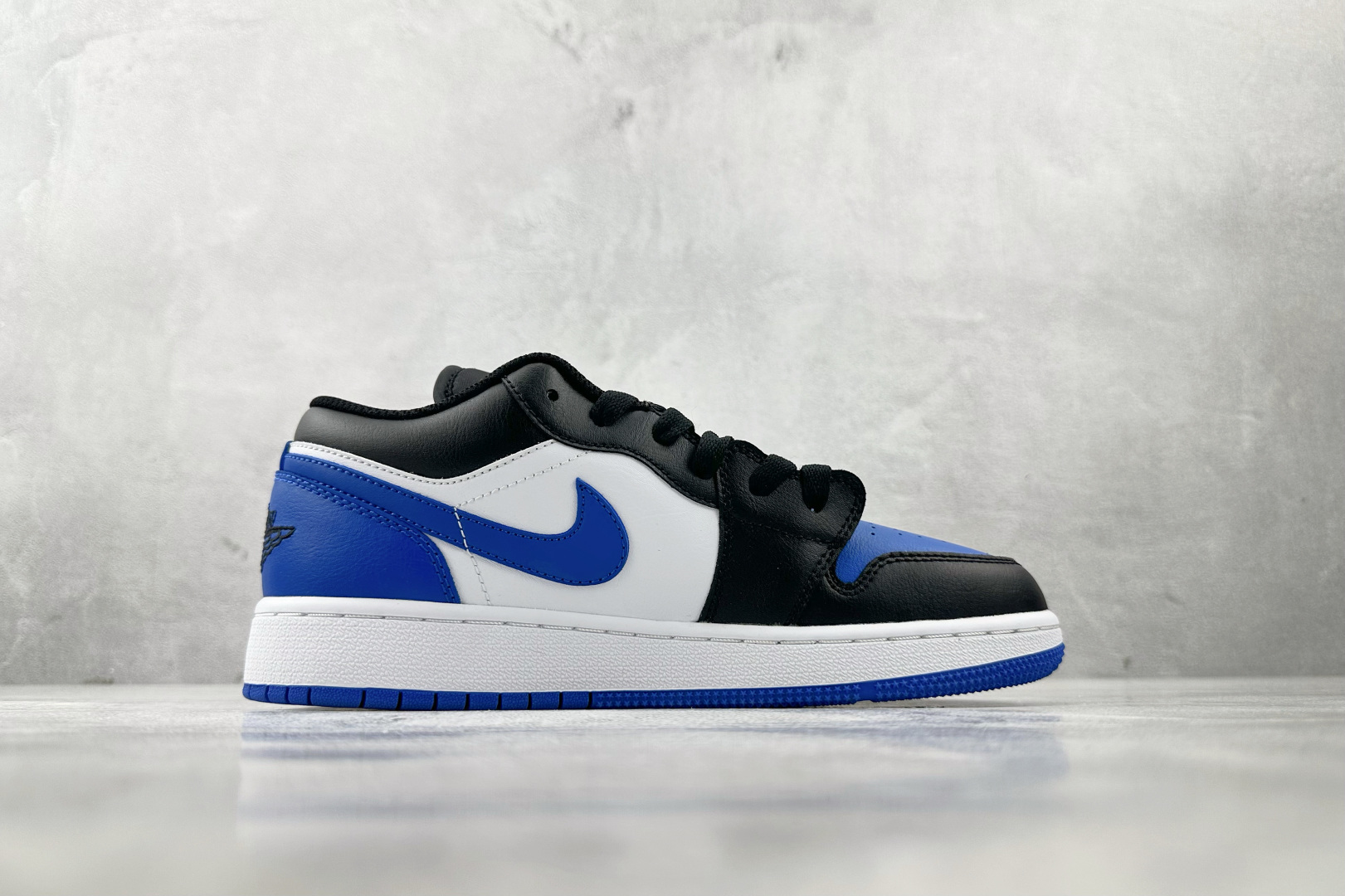 Jordan Air Jordan 1 Low ”Royal Toe” 黑蓝白 553558-140
