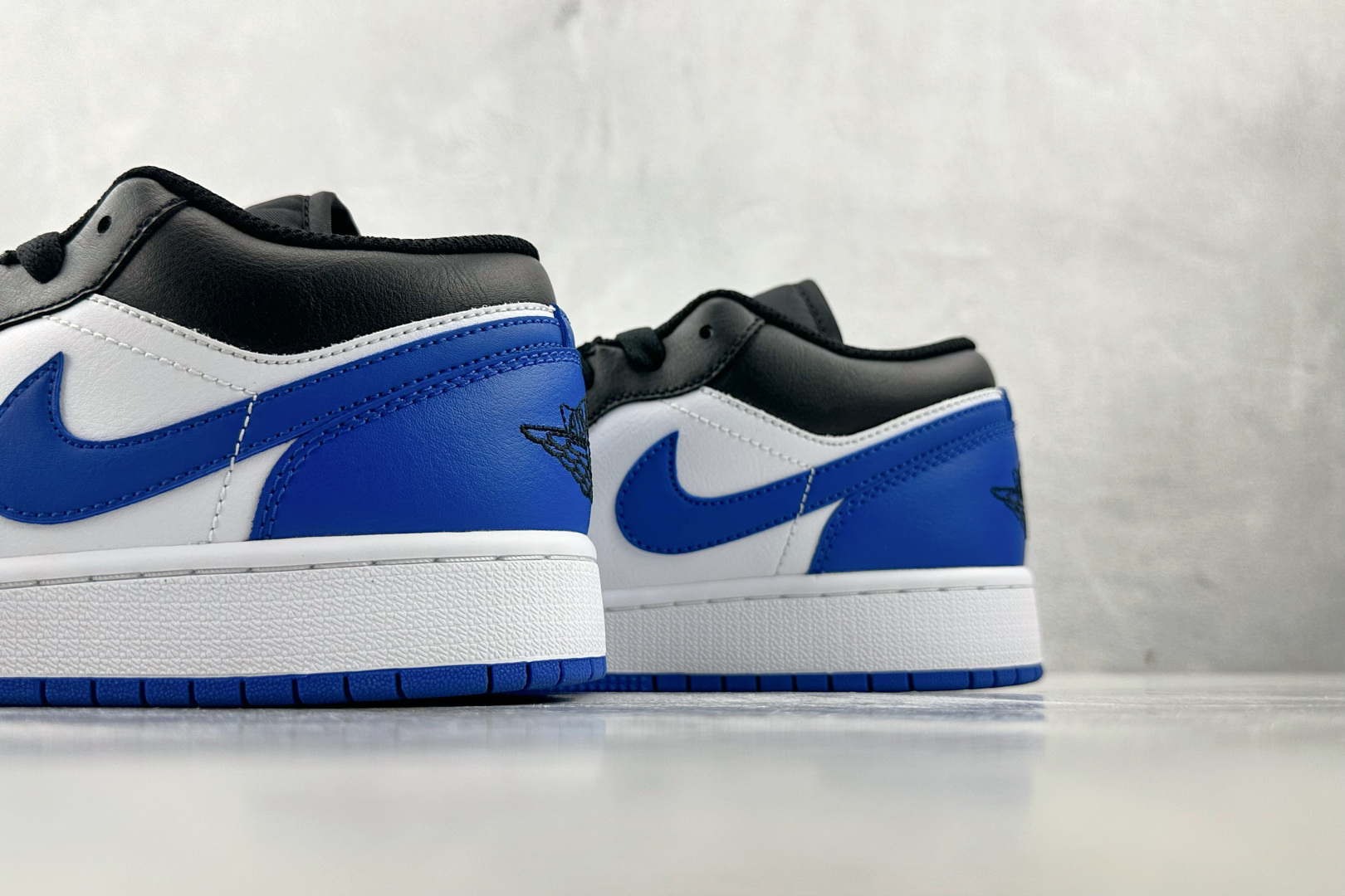 Jordan Air Jordan 1 Low ”Royal Toe” 黑蓝白 553558-140