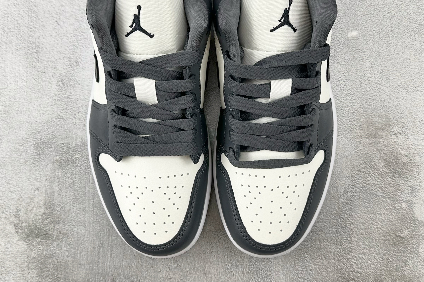 Jordan Air Jordan 1 Low 深灰色 DC0774-102