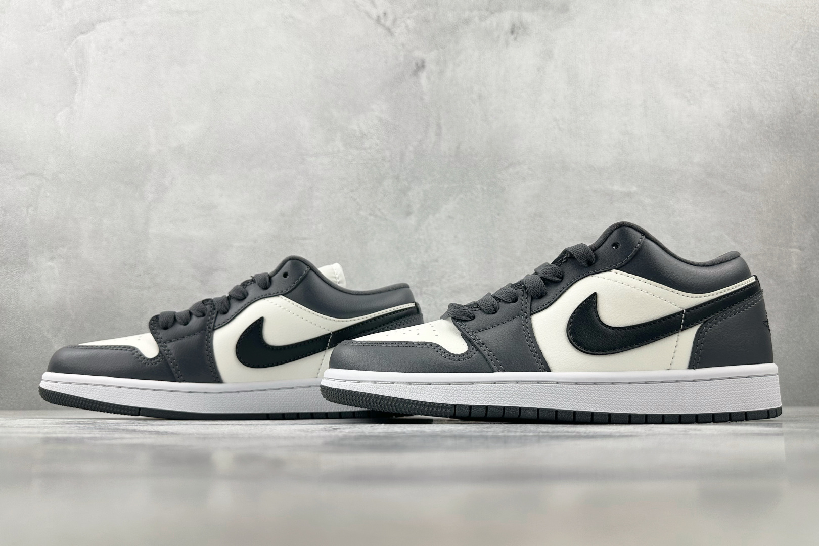 Jordan Air Jordan 1 Low 深灰色 DC0774-102
