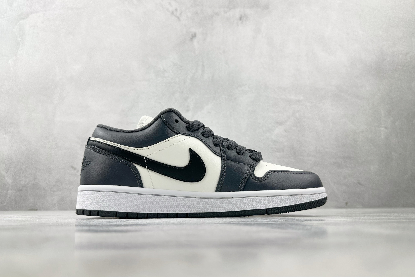Jordan Air Jordan 1 Low 深灰色 DC0774-102