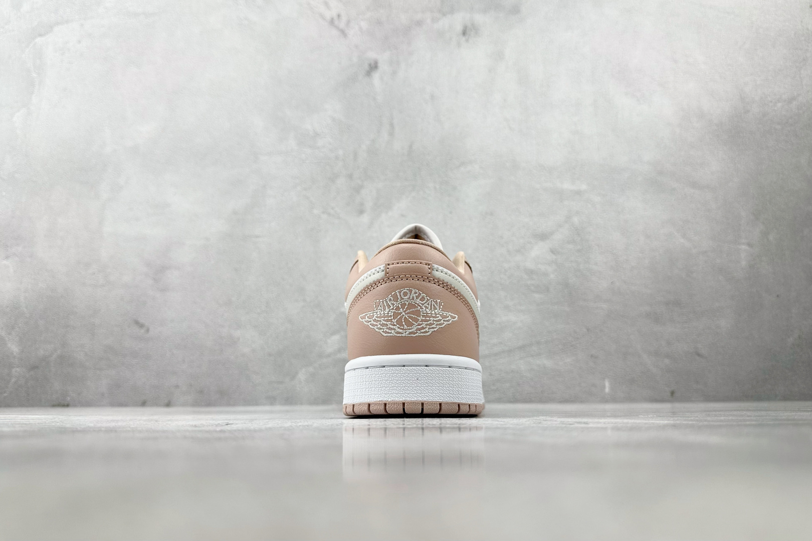 Jordan Air Jordan 1 Low 粉白 DC0774-120