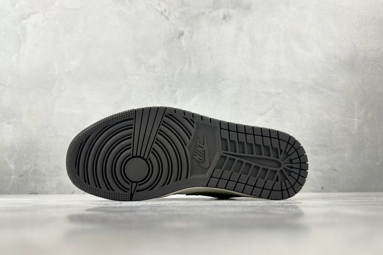 Jordan Air Jordan 1 金钩摩卡 棕色 DC0774-200