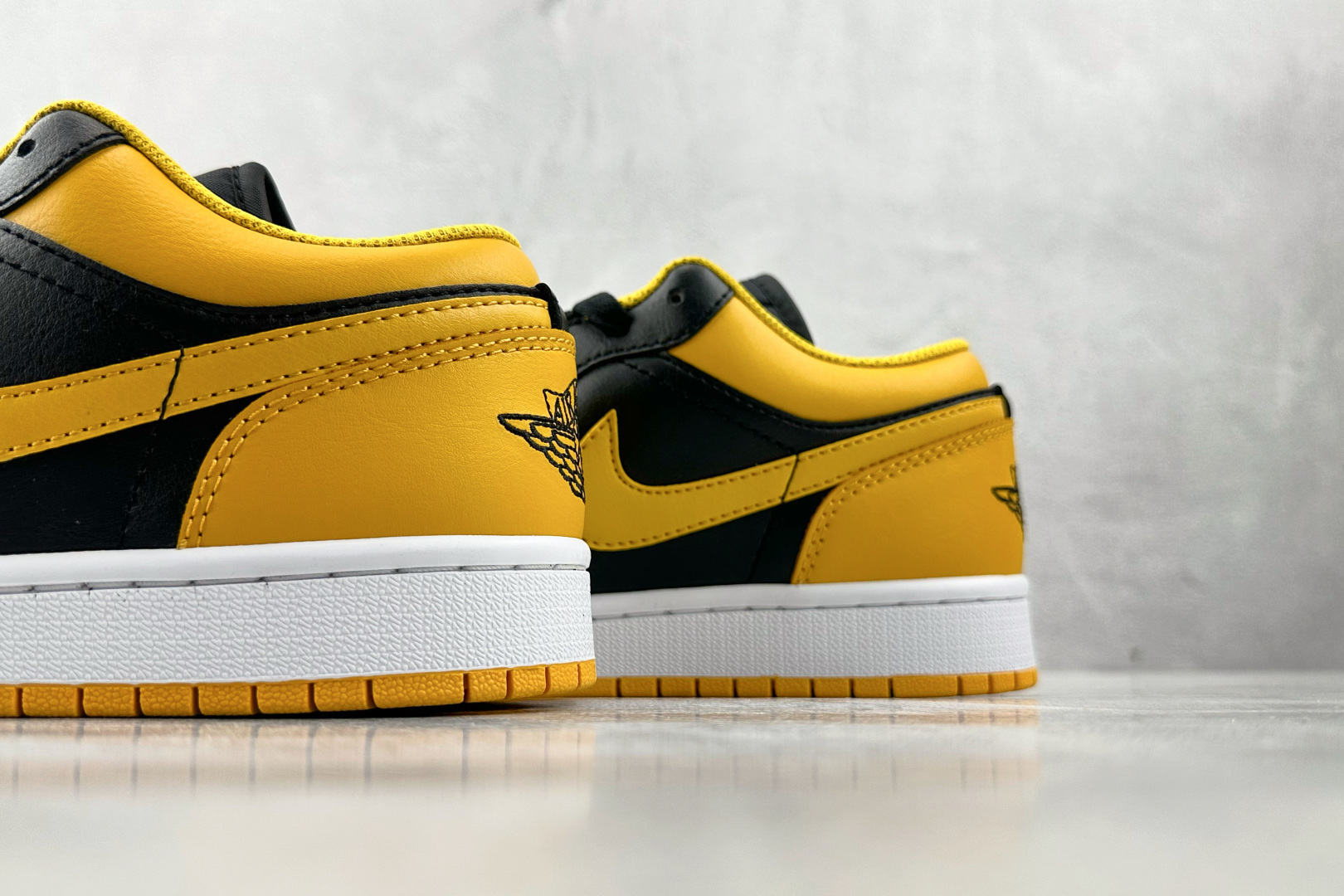 Jordan Air Jordan 1 Low 黑黄色 553560-072