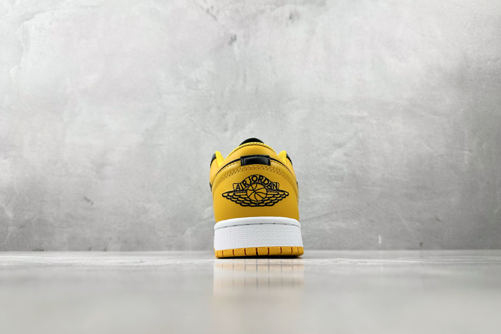 Jordan Air Jordan 1 Low 黑黄色 553560-072