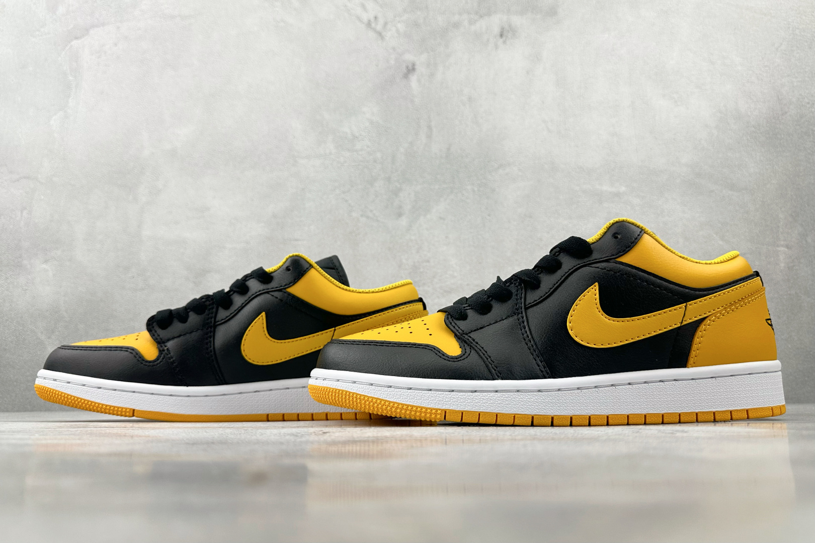 Jordan Air Jordan 1 Low 黑黄色 553560-072