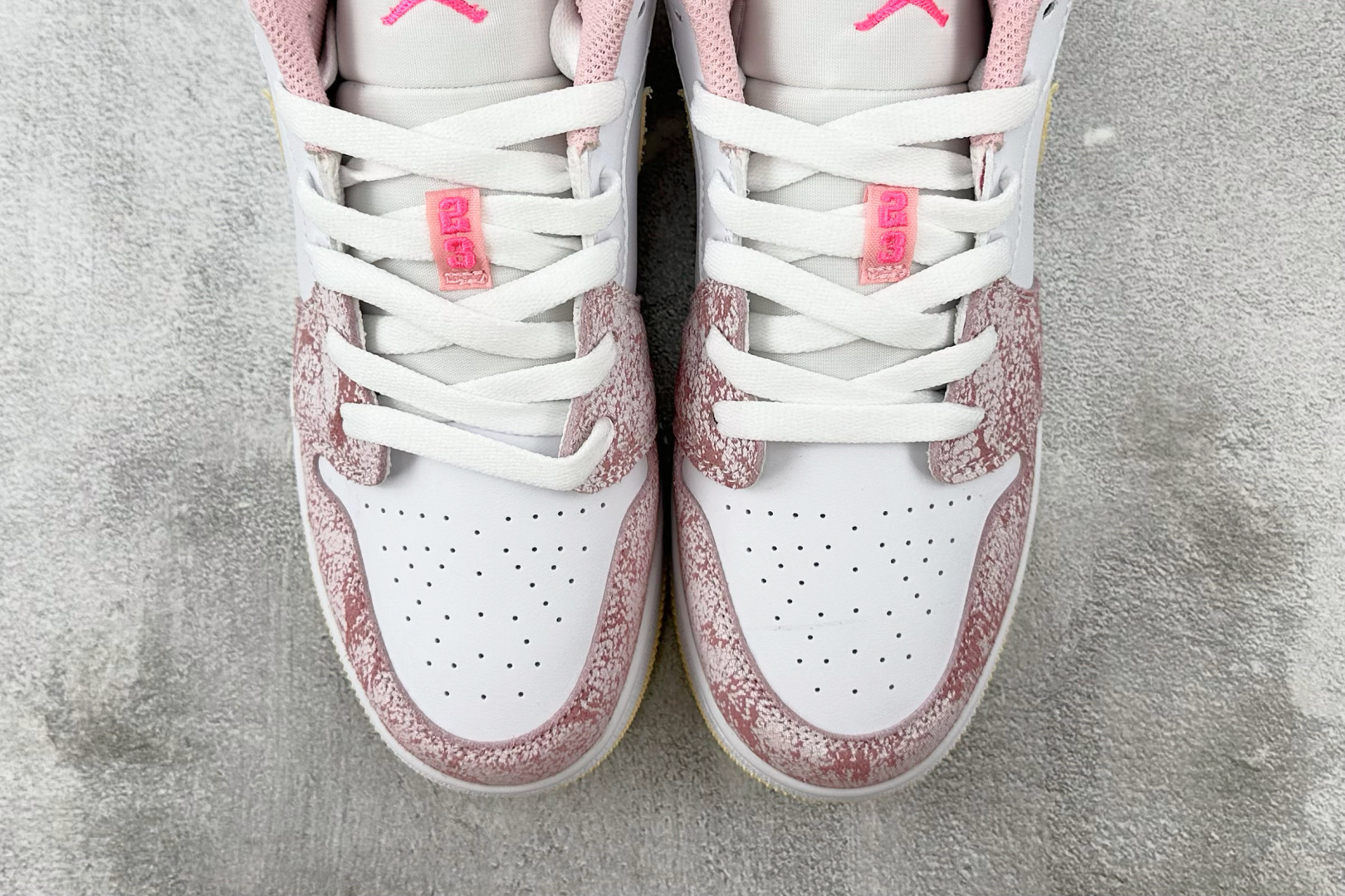 Jordan Air Jordan 1 Low 粉 CW7104-601