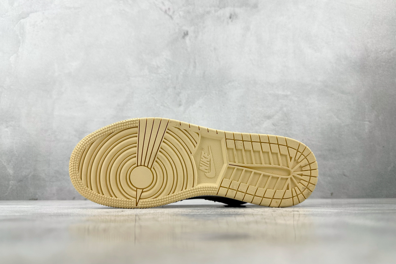 Jordan Air Jordan 1 Low 粉 CW7104-601