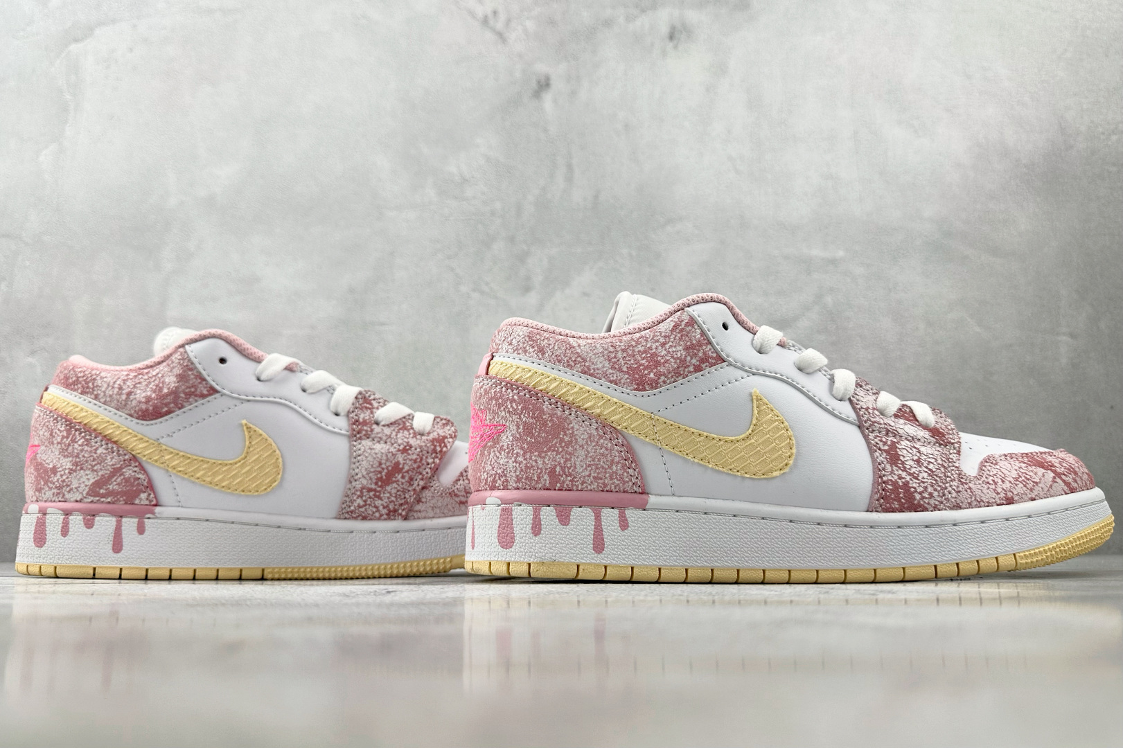 Jordan Air Jordan 1 Low 粉 CW7104-601