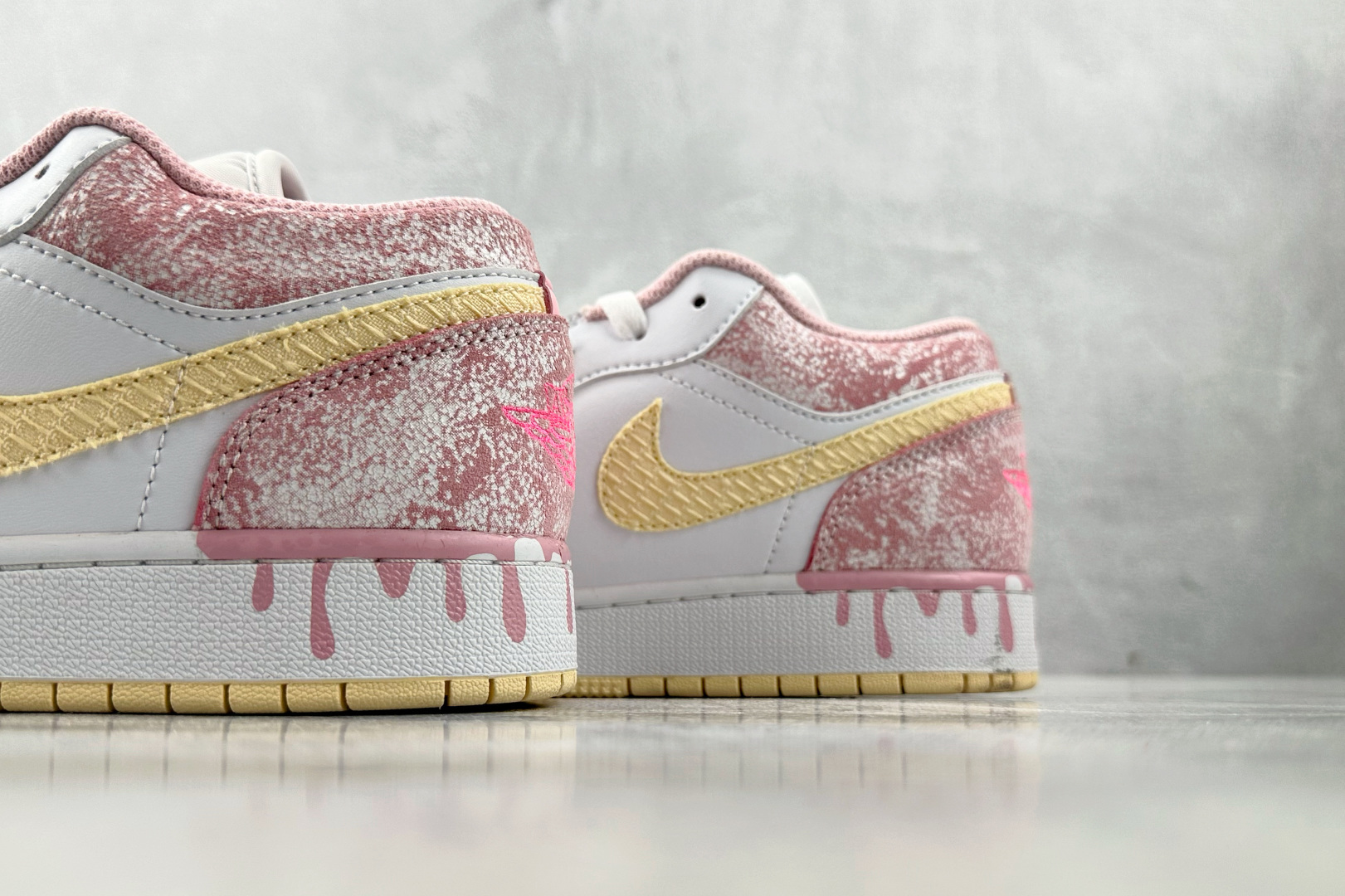 Jordan Air Jordan 1 Low 粉 CW7104-601