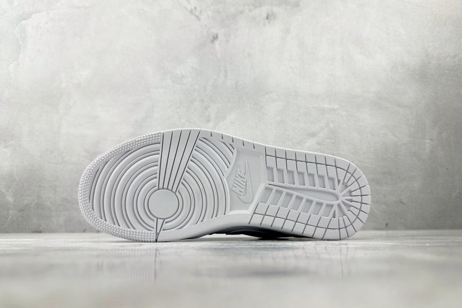 Jordan Air Jordan 1 Low 纯白 553558-109