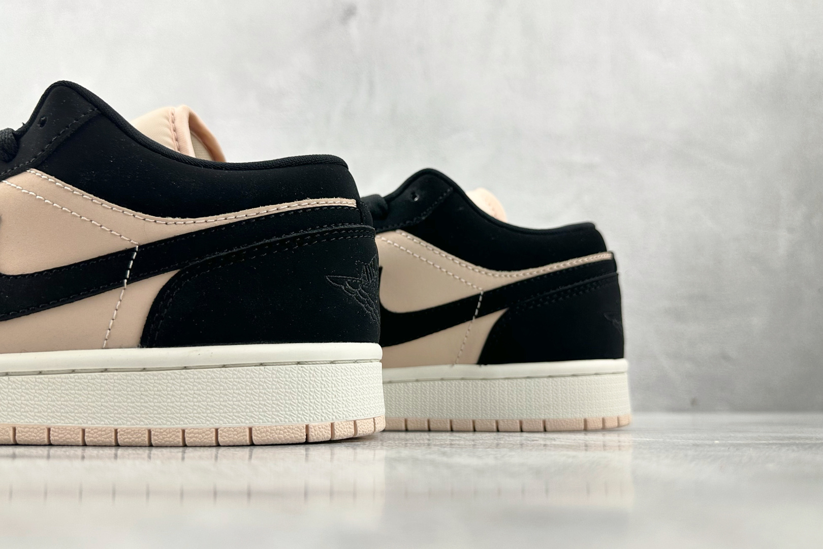 Jordan Air Jordan 1 guava ice 奶茶粉 DC0774-003