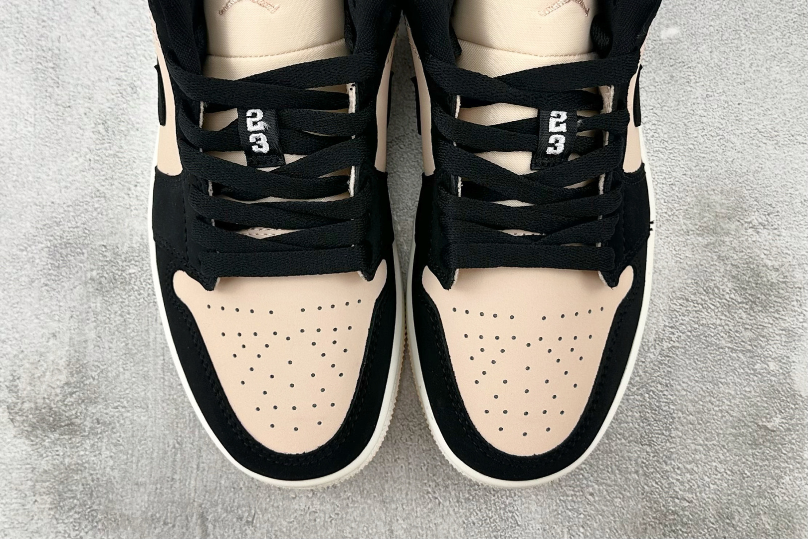 Jordan Air Jordan 1 guava ice 奶茶粉 DC0774-003