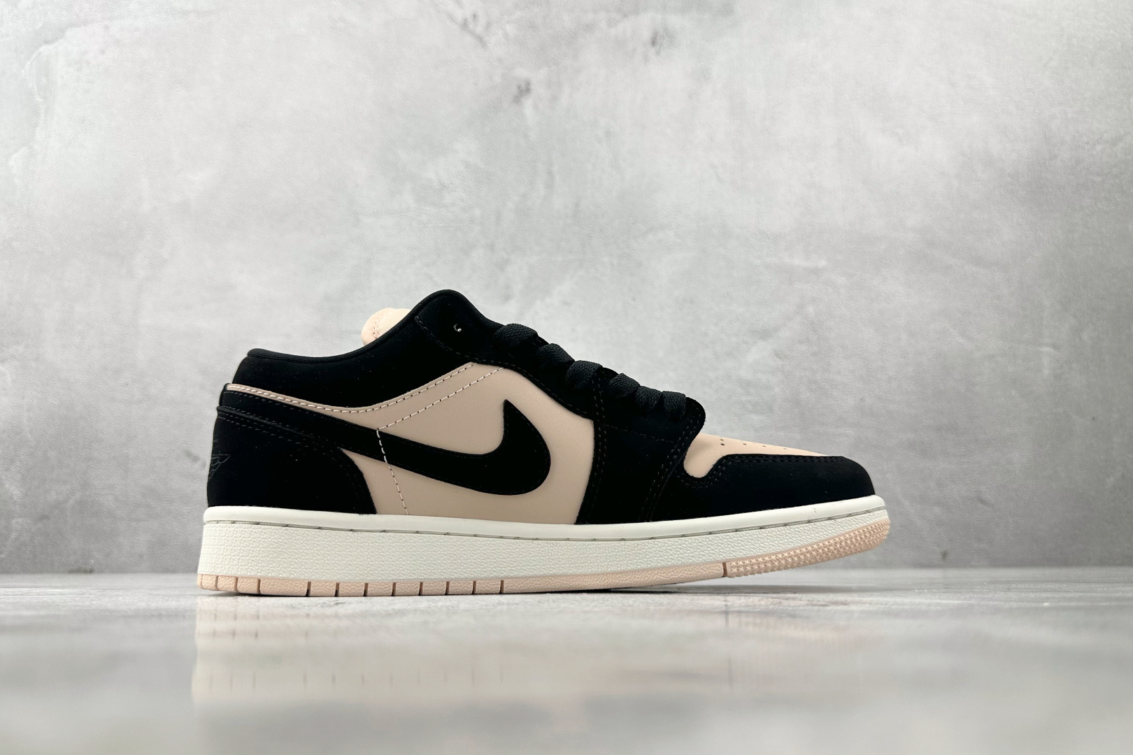 Jordan Air Jordan 1 guava ice 奶茶粉 DC0774-003