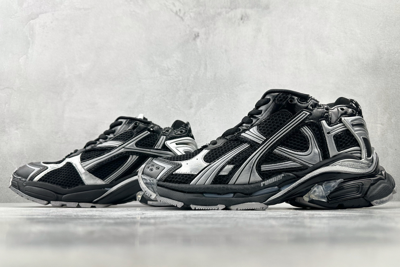 代购版 Balenciaga巴黎世家 Runner 黑色 772774W3RMU