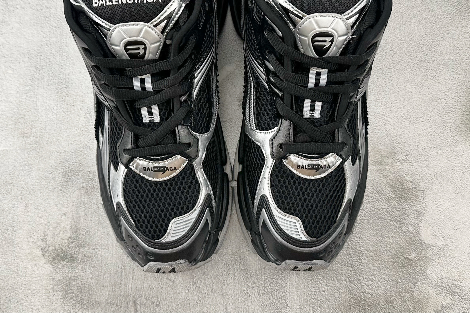 代购版 Balenciaga巴黎世家 Runner 黑色 772774W3RMU