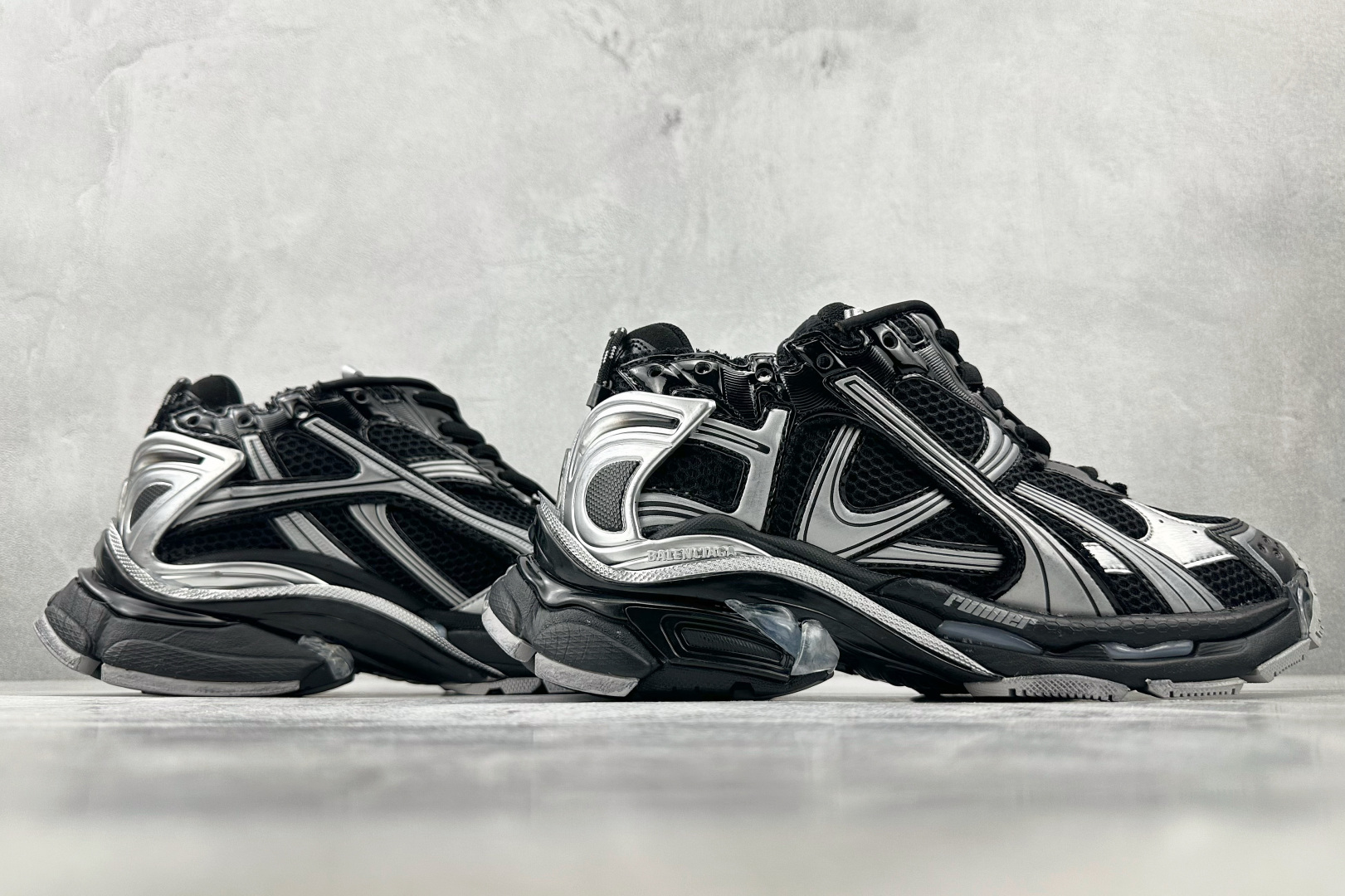 代购版 Balenciaga巴黎世家 Runner 黑色 772774W3RMU