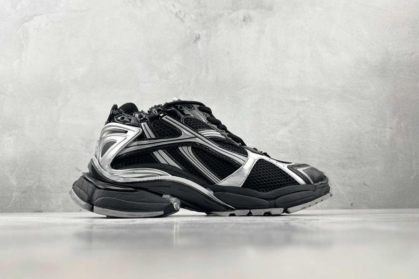 代购版 Balenciaga巴黎世家 Runner 黑色 772774W3RMU