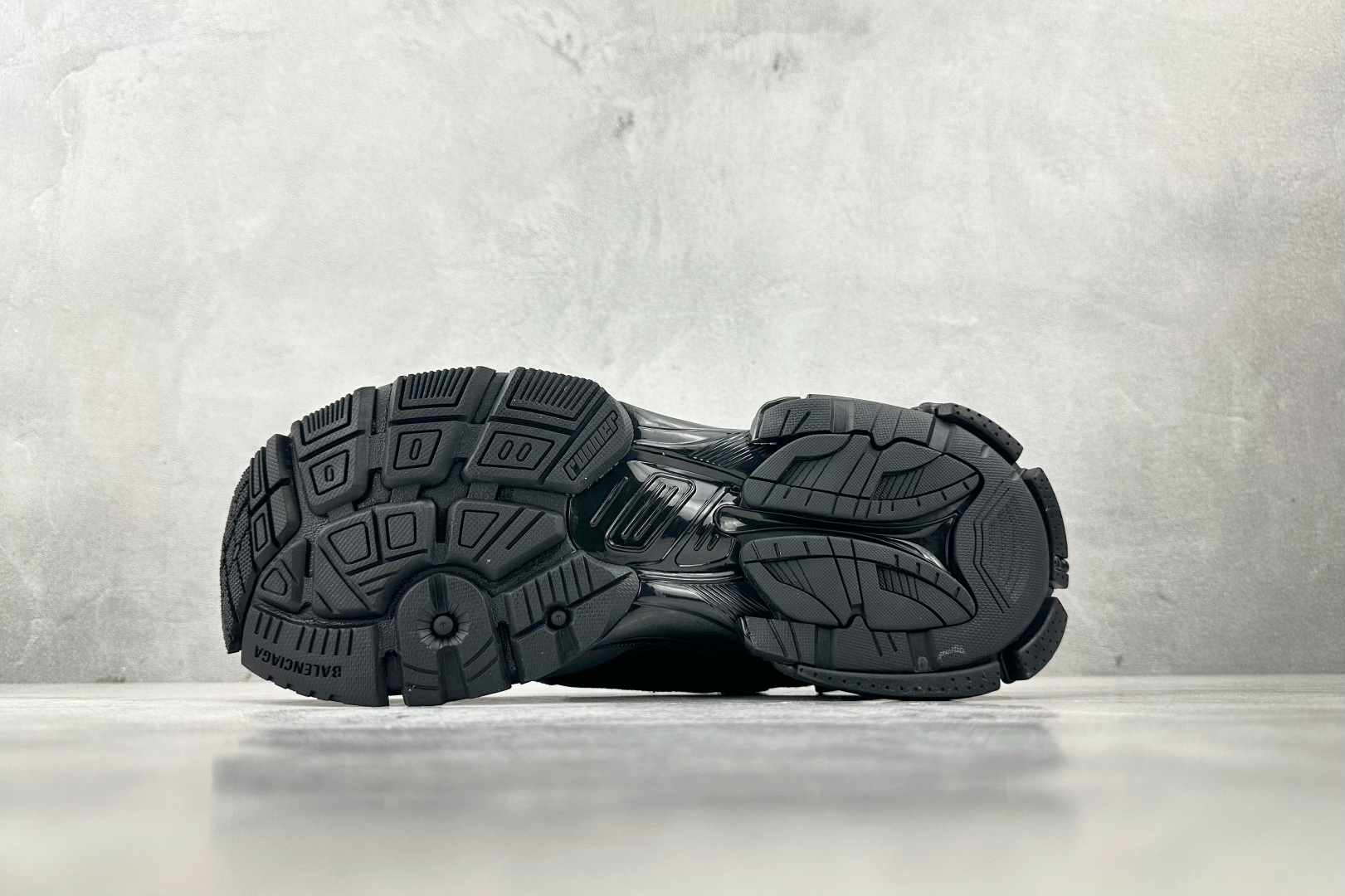 代购版 Under Armour x Balenciaga巴黎世家 Runner 黑色 813793WRUCU