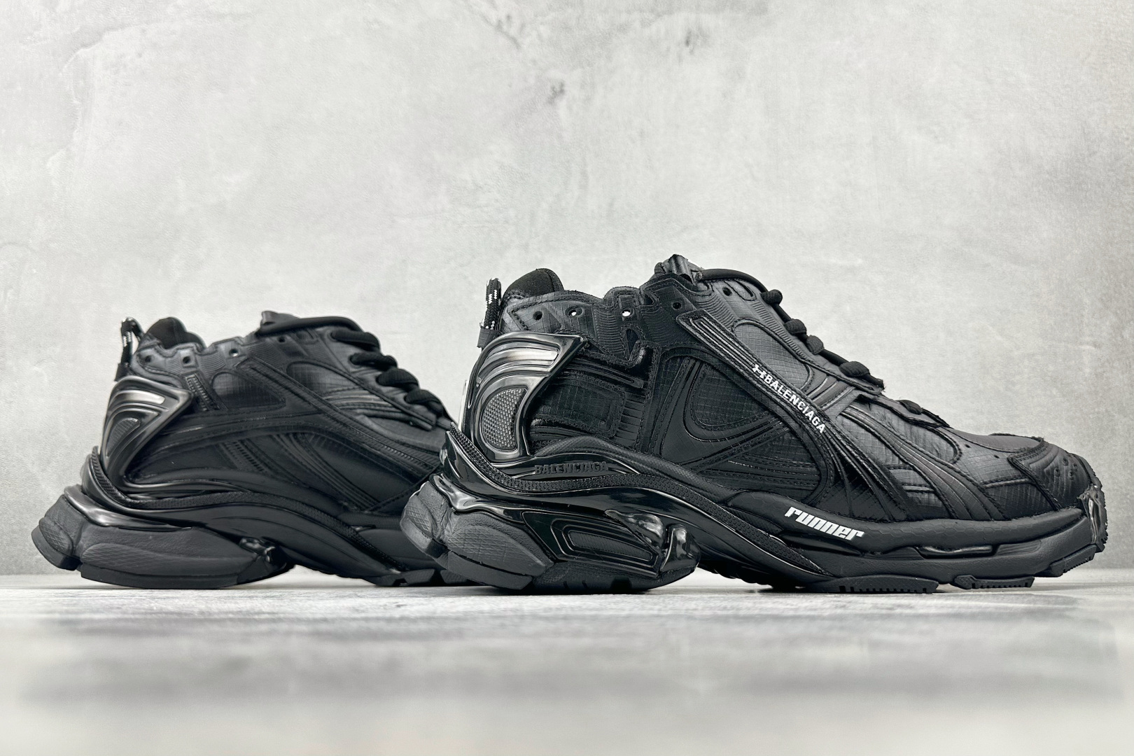 代购版 Under Armour x Balenciaga巴黎世家 Runner 黑色 813793WRUCU