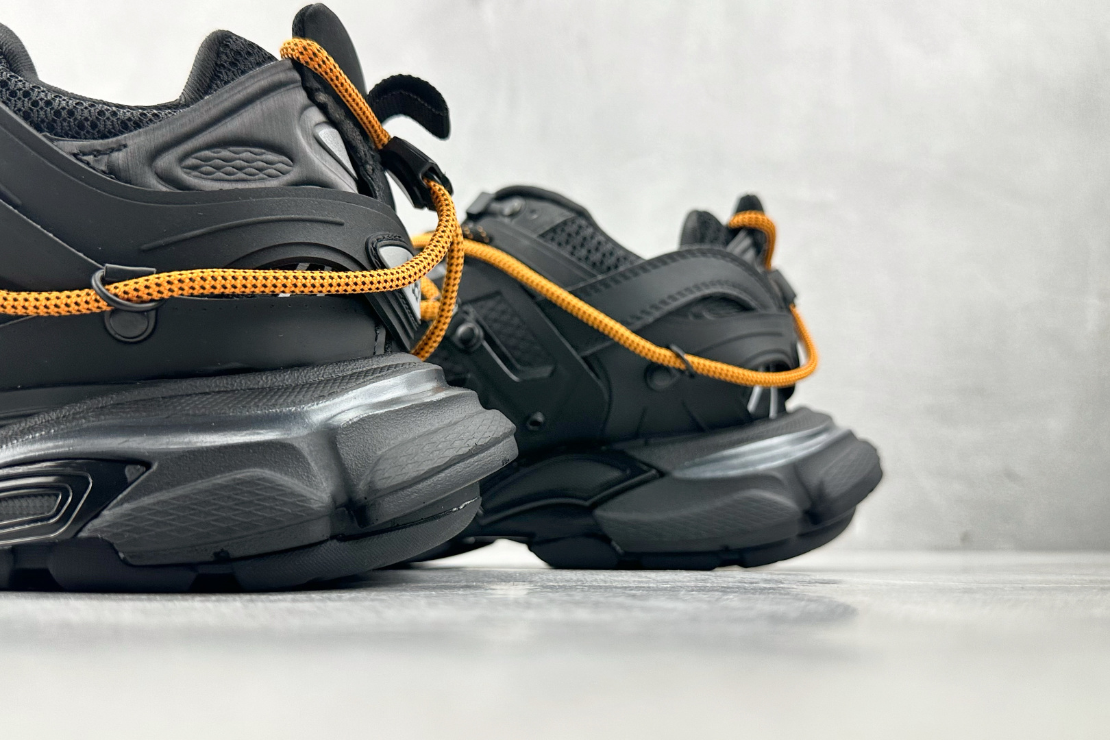 Balenciaga巴黎世家 Track Trail黑色 800592WTRHK