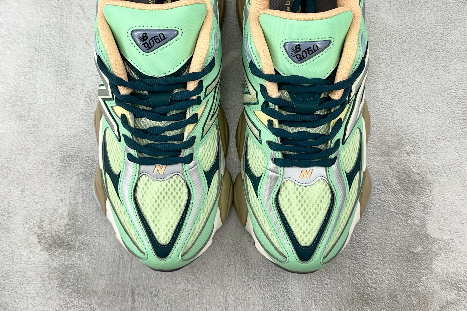 大厂出品 New Balance NB 9060 米绿色 U9060TMA