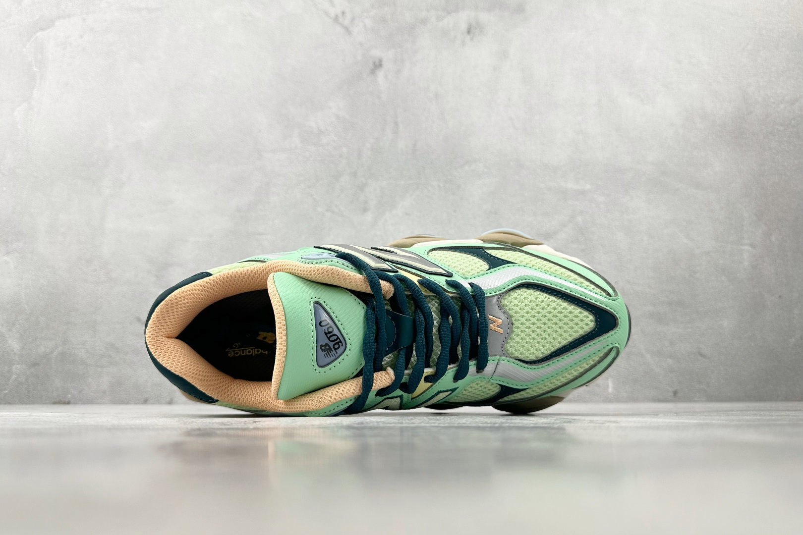 大厂出品 New Balance NB 9060 米绿色 U9060TMA
