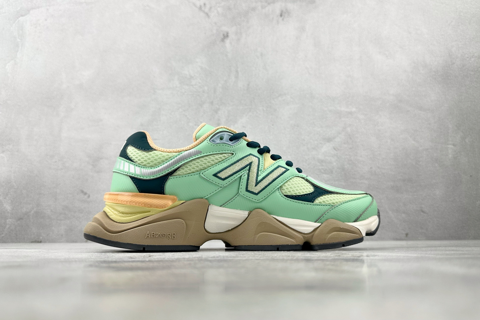 大厂出品 New Balance NB 9060 米绿色 U9060TMA