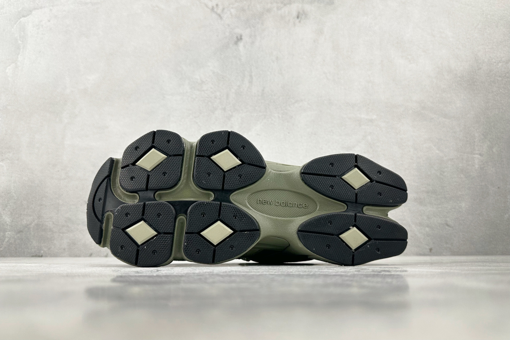 大厂出品 New Balance NB 9060 橄榄绿 U9060ZGD