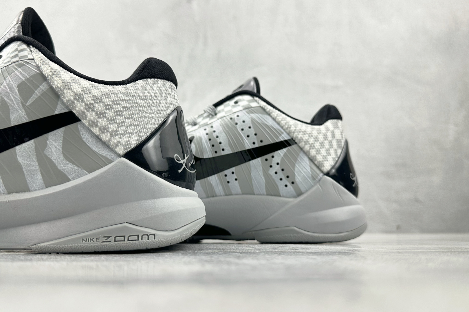 Nike Zoom Kobe 5 Protro ”Zebra” 白灰斑马 CD4991-003