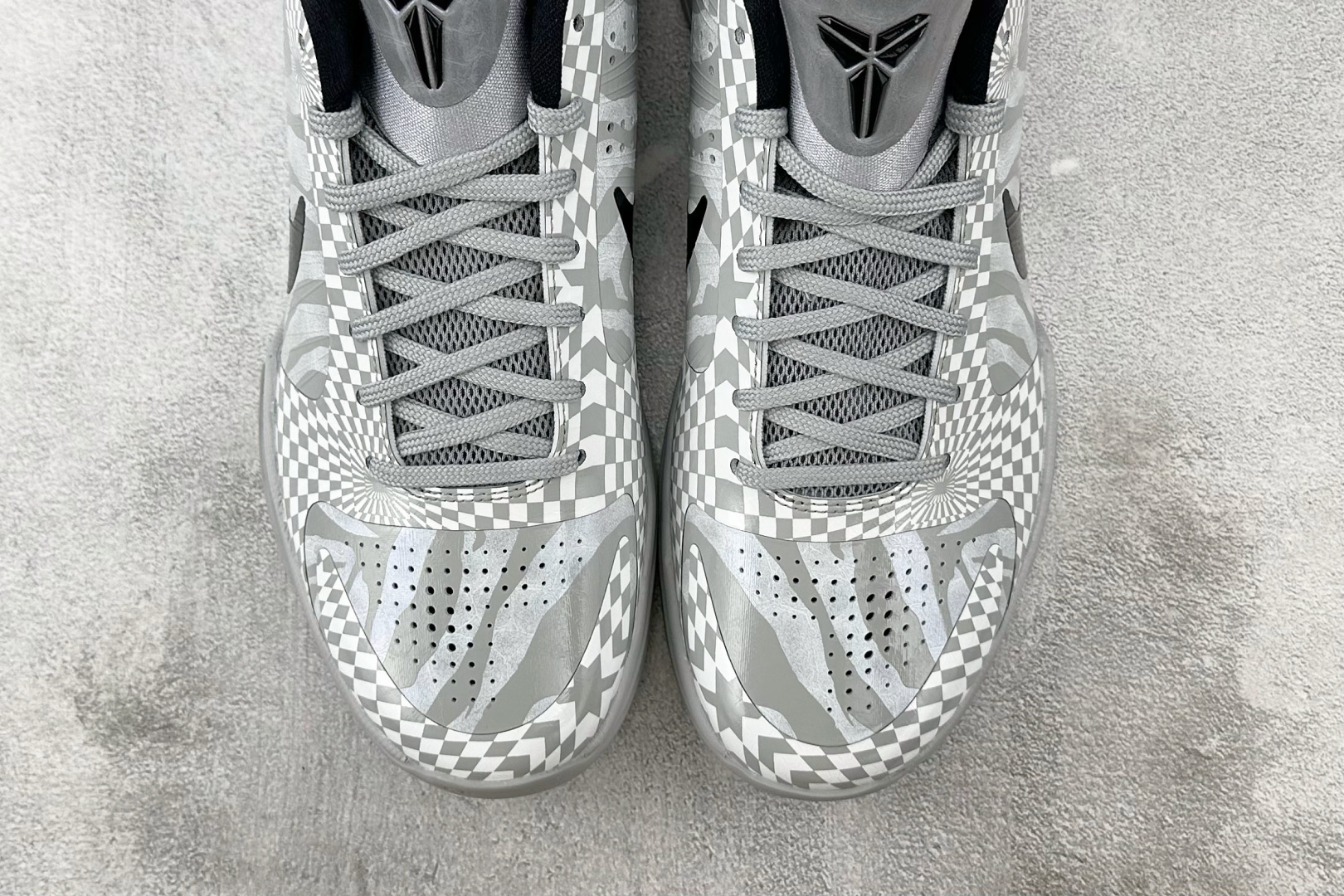 Nike Zoom Kobe 5 Protro ”Zebra” 白灰斑马 CD4991-003