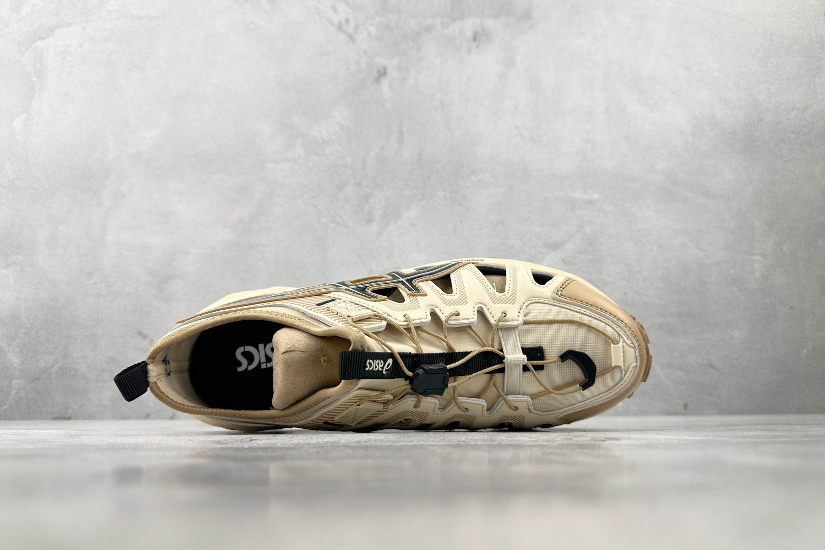 品质升级 Asics Gel-Sonoma se 卡其色 1203A670-250